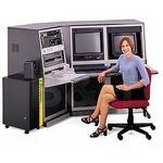 Winsted 3 BAY 19 1/4" SLOPE CORNER CONSOLE