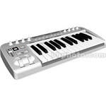 Behringer UMX25 - Teclado Controlador