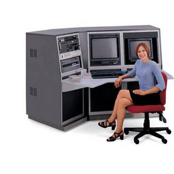 Winsted 3-Bay Corner Console w/TruForm J8130 (Gray)