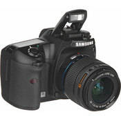 Samsung GX-20 SLR Digital Camera with Schneider D-Xenon 18-55mm AF Lens