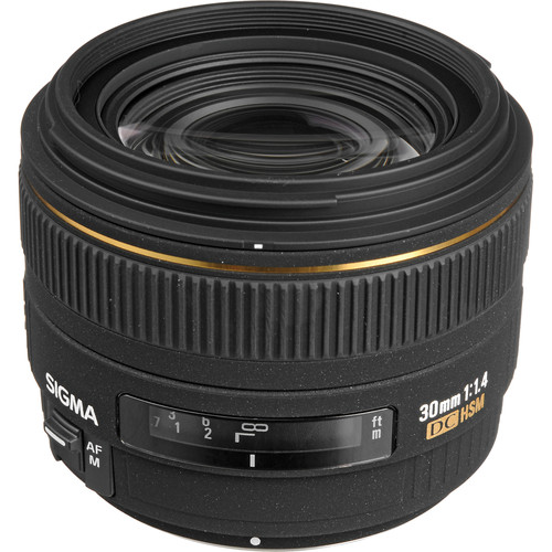 Sigma Lente Autofoco 30mm f/1.4 EX DC HSM para C�meras Digitais Olympus
