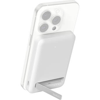 Belkin BoostCharge Pro Magnetic Power Bank (5000mAh, White)