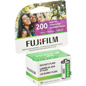 FUJIFILM 200 Color Negative Film (35mm Roll Film, 36 Exposures, Expires 04/2026)