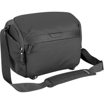 Vanguard VEO Metro Shoulder Bag (Black, 7L)