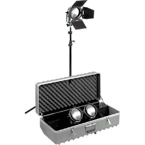 アリライト ARRI LITE 600 照明3灯セット【ハードケース付き】 ARRI Arrilite 600W Three-Light Wheeled Kit (120-240VAC) 571905W
