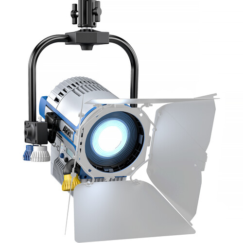 ARRI L7-C LE2 LED Pole-Operated Fresnel without Cable (Silver/Blue)