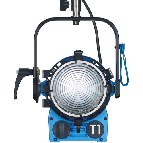 ARRI True Blue T1 1000W Pole-Operated Fresnel Fixture (100-240 VAC)
