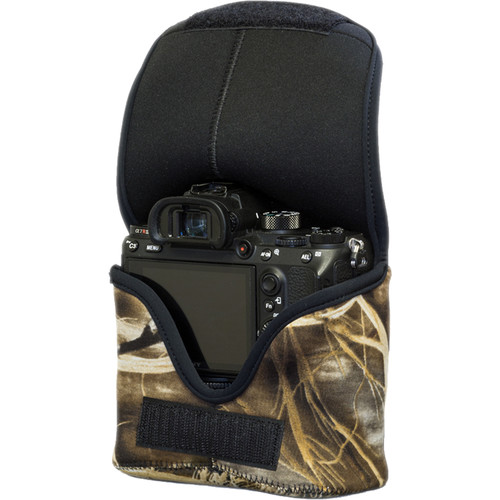 LensCoat BodyBag M with Grip for Sony Alpha a7 III, a7R III, a7R IV, a9, a9II (Realtree Max4 Camo)