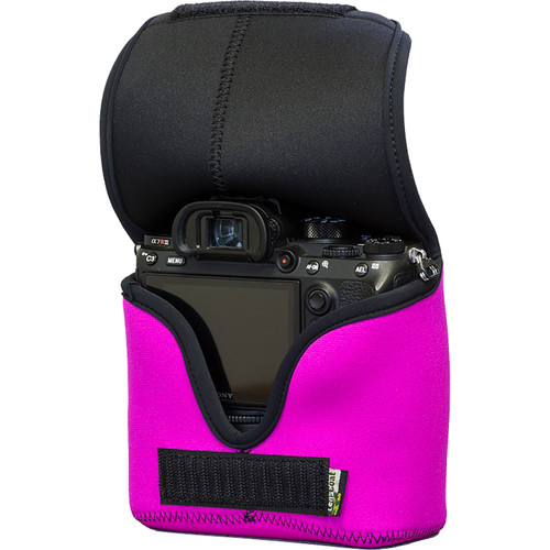 LensCoat BodyBag M with Grip for Sony Alpha a7 III, a7R III, a7R IV, a9, a9II (Pink)