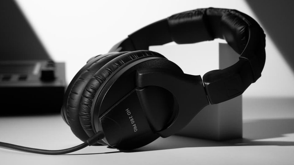 Sennheiser HD 280 Pro Circumaural Closed-Back Monitor Headphones Sennheiser HD 280 Pro Circumaural Closed-Back Monitor Headphones