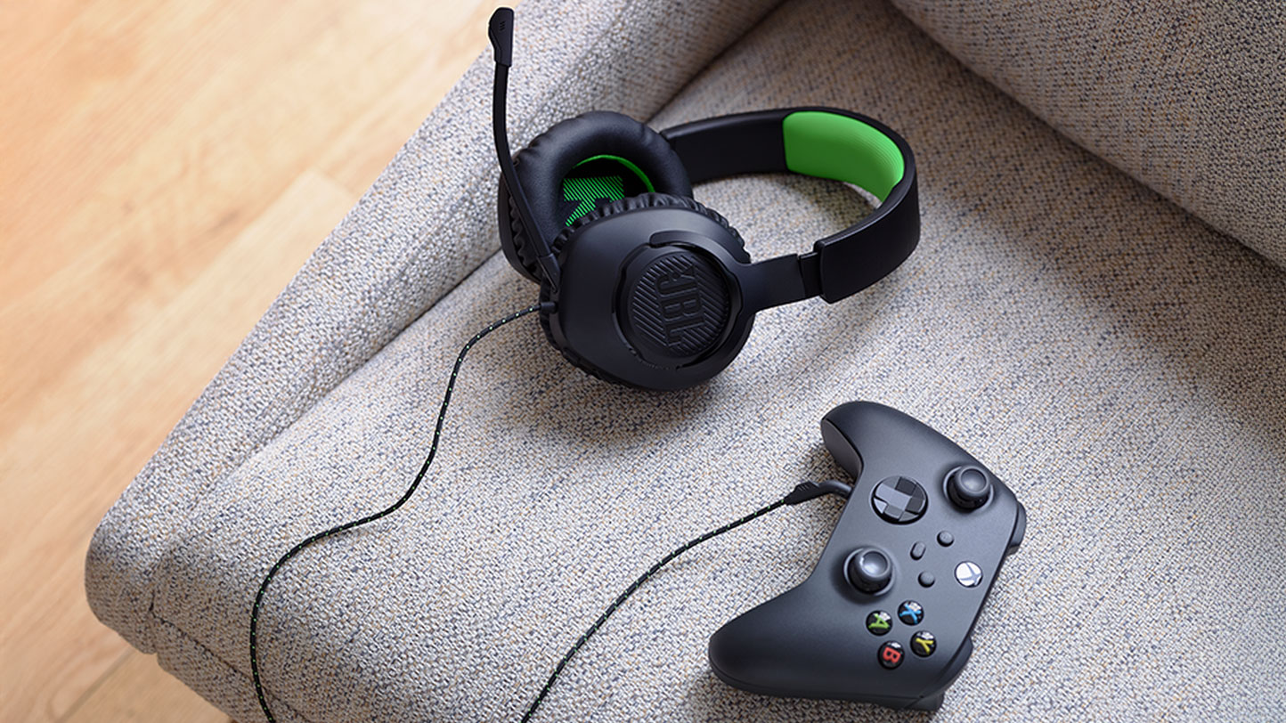 JBL Quantum 100X Console Wired Over-Ear Gaming Headset JBL Quantum 100X Console Wired Over-Ear Gaming Headset