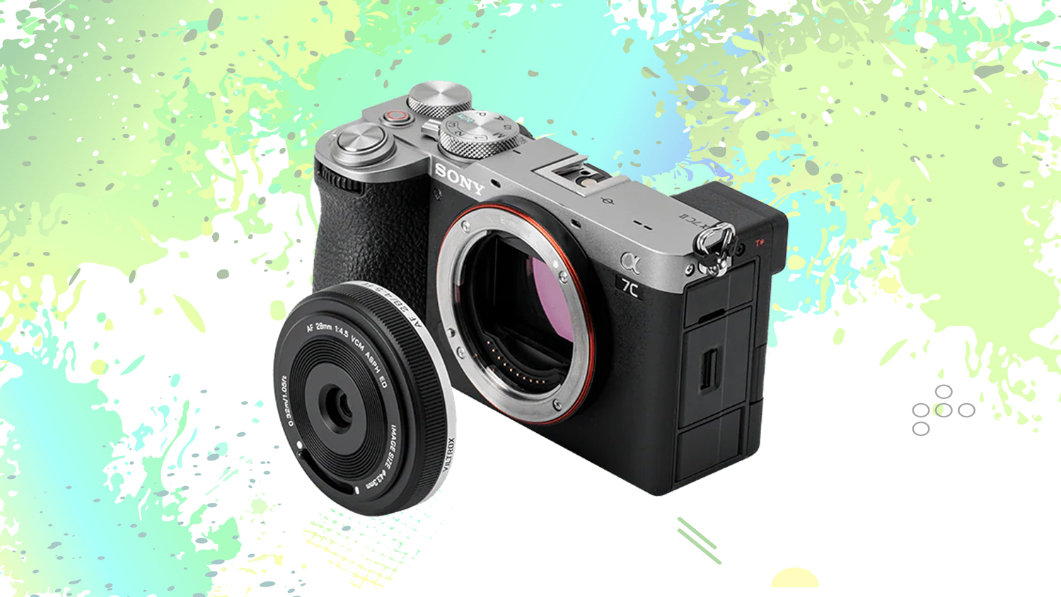 The ultra-thin design of the Viltrox AF 28mm f/4.5 FE Lens makes it perfect for a compact kit The ultra-thin design of the Viltrox AF 28mm f/4.5 FE Lens makes it perfect for a compact kit