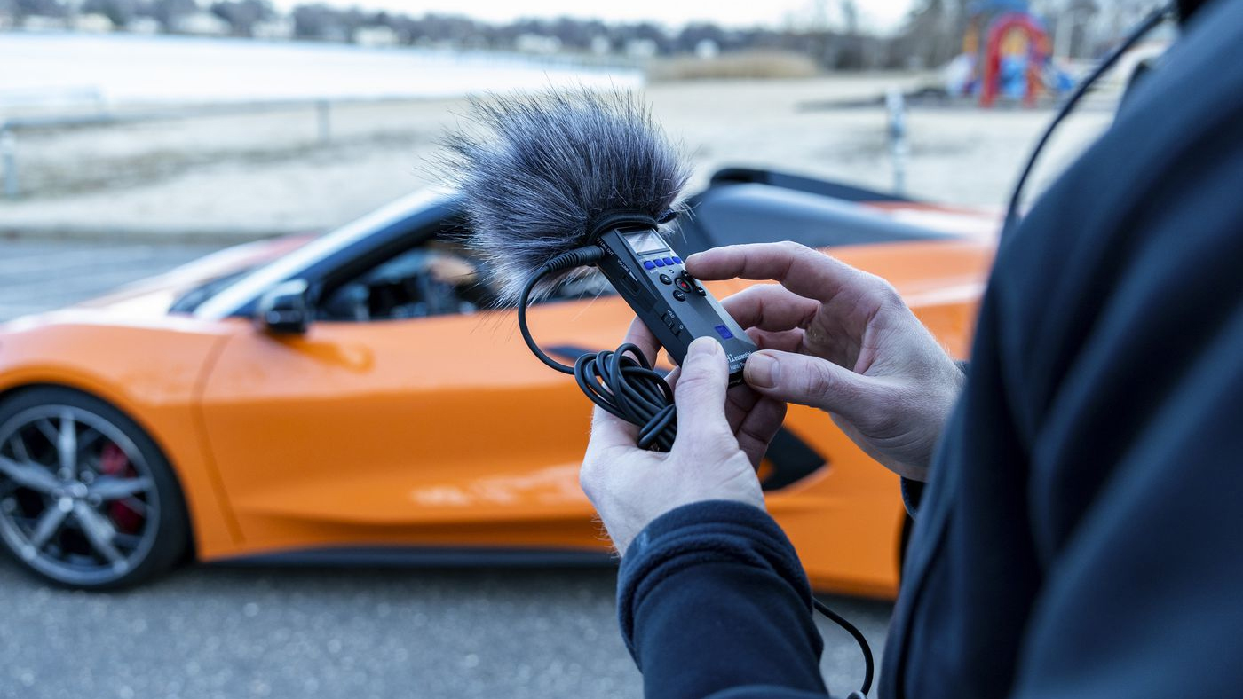 Zoom H1essential 2-Track 32-Bit Float Portable Audio Recorder Zoom H1essential 2-Track 32-Bit Float Portable Audio Recorder