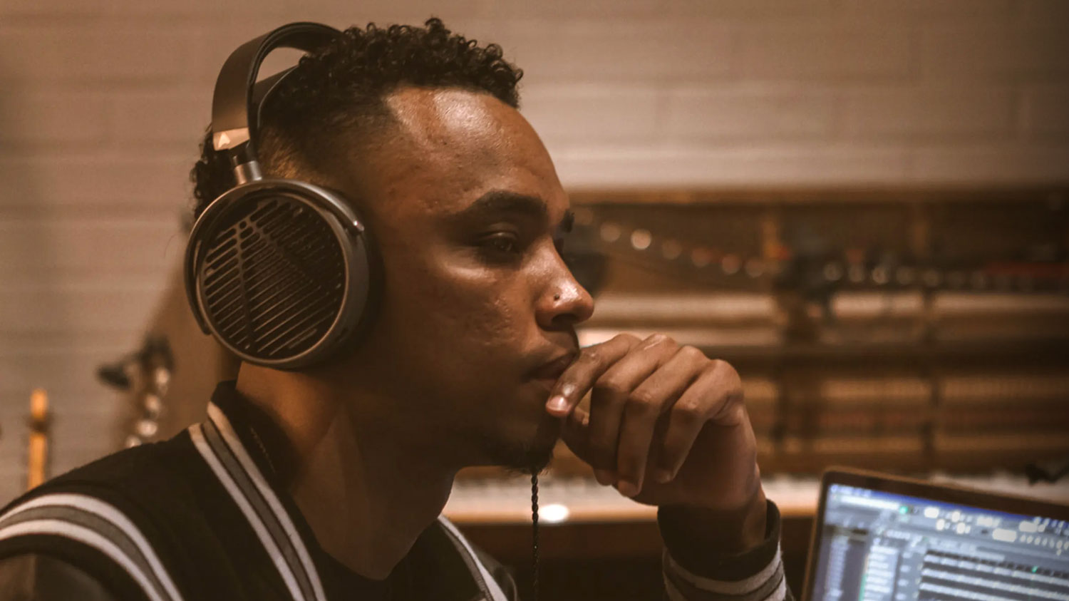 Audeze MM-100 Over-Ear Professional Headphones Audeze MM-100 Over-Ear Professional Headphones