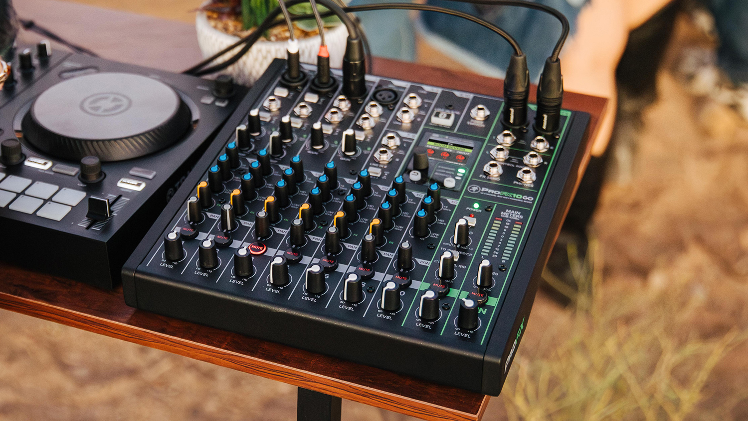 Mackie ProFX10 GO 10-Channel Battery-Powered Analog Mixer USB-C Interface Mackie ProFX10 GO 10-Channel Battery-Powered Analog Mixer USB-C Interface