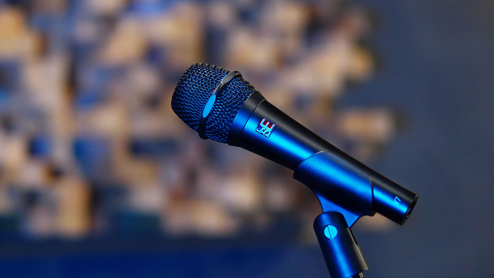 sE Electronics V7 Handheld Supercardioid Dynamic Microphone sE Electronics V7 Handheld Supercardioid Dynamic Microphone