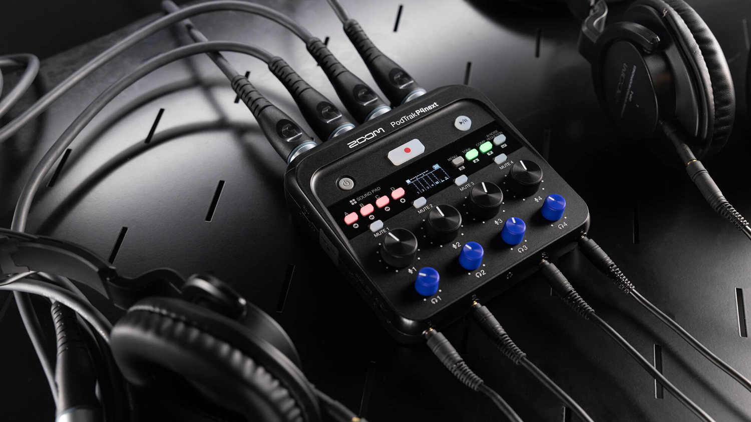 Zoom PodTrak P4next Portable Multitrack Podcast Recorder Zoom PodTrak P4next Portable Multitrack Podcast Recorder