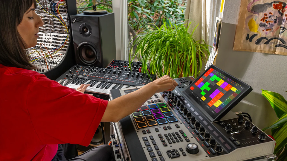 Akai Professional MPC XL Standalone Music Production Workstation Akai Professional MPC XL Standalone Music Production Workstation