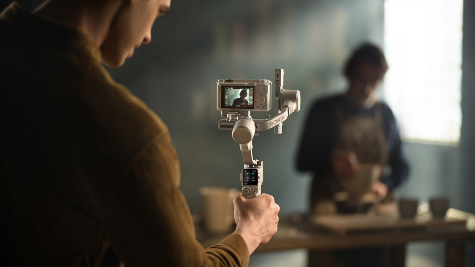 DJI RS 4 Mini Gimbal Stabilizer DJI RS 4 Mini Gimbal Stabilizer