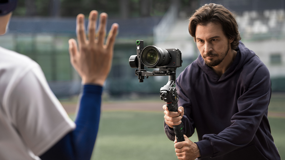 DJI RS 5 Gimbal Stabilizer Lifestyle DJI RS 5 Gimbal Stabilizer Lifestyle