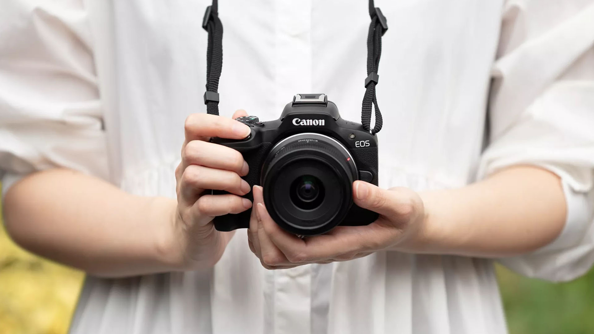 Canon EOS R50 Mirrorless Camera Canon EOS R50 Mirrorless Camera