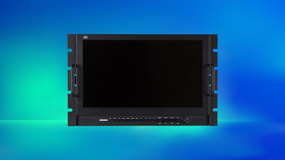MuxLab 17.3" 4K30 HDMI/3G-SDI Single-Display Monitor
