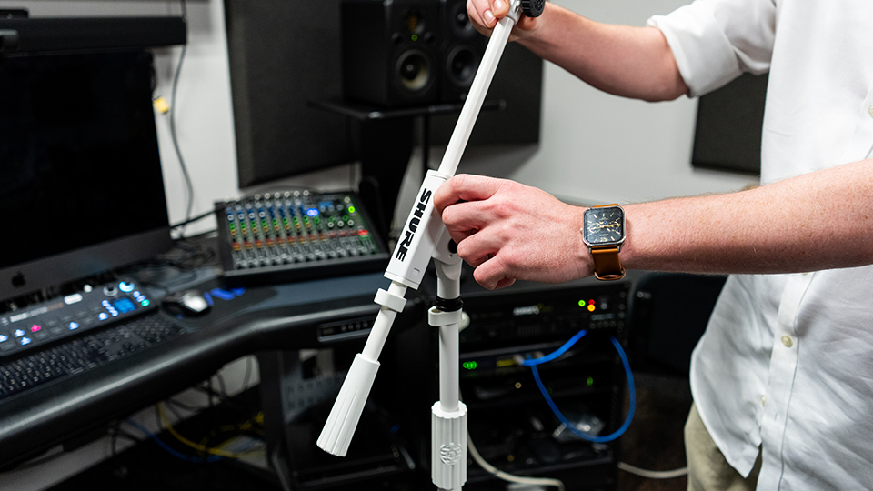 Shure by Gator Tripod Microphone Stand easily manipulated
