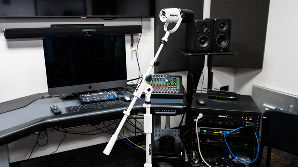 Shure by Gator Tripod Microphone Stand stable and lightweight