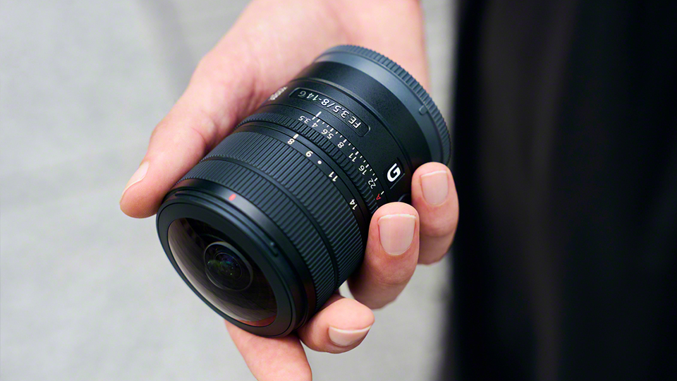 Sony FE 8-14mm f/3.5 G lens Sony FE 8-14mm f/3.5 G lens