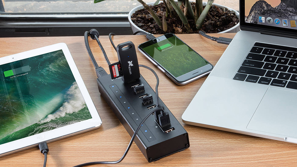 Xcellon 10 Port Powered USB 3.0 Slim Aluminum Hub with 3 Dual Data/Charging Ports Xcellon 10 Port Powered USB 3.0 Slim Aluminum Hub with 3 Dual Data/Charging Ports