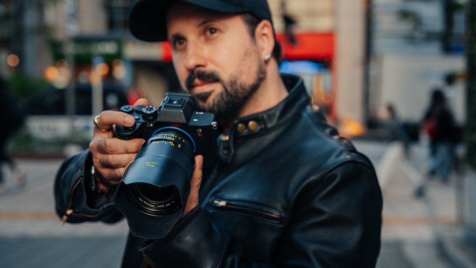 ZEISS Otus ML 35mm f 1 4 Lens Lifestyle ZEISS Otus ML 35mm f 1 4 Lens Lifestyle