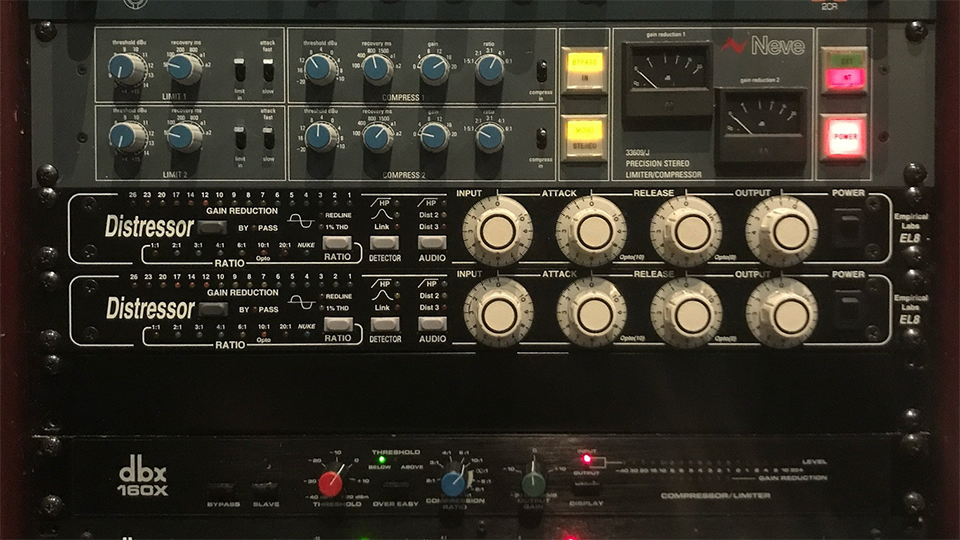 EMPIRICAL LABS Distressor EL8 Analog Knee Compressor EMPIRICAL LABS Distressor EL8 Analog Knee Compressor