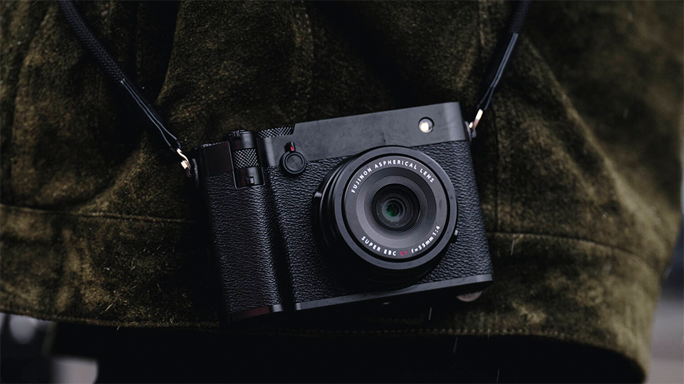 FUJIFILM GFX100RF Digital Camera FUJIFILM GFX100RF Digital Camera
