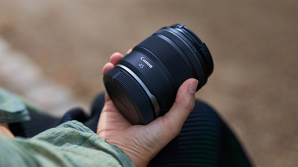 Canon RF 45mm f/1.2 STM Canon RF 45mm f/1.2 STM