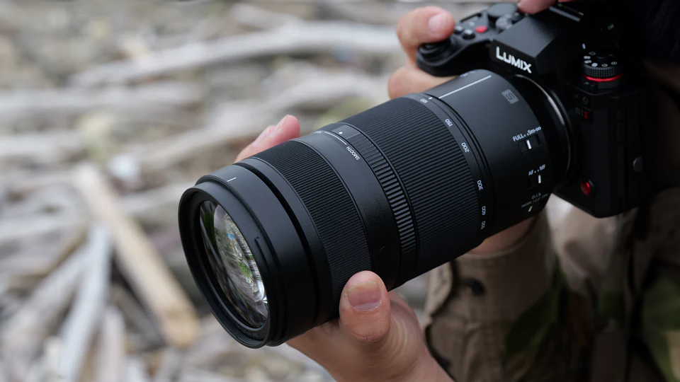 Panasonic Lumix S 100-500mm f/5-7.1 O.I.S. Lens Panasonic Lumix S 100-500mm f/5-7.1 O.I.S. Lens