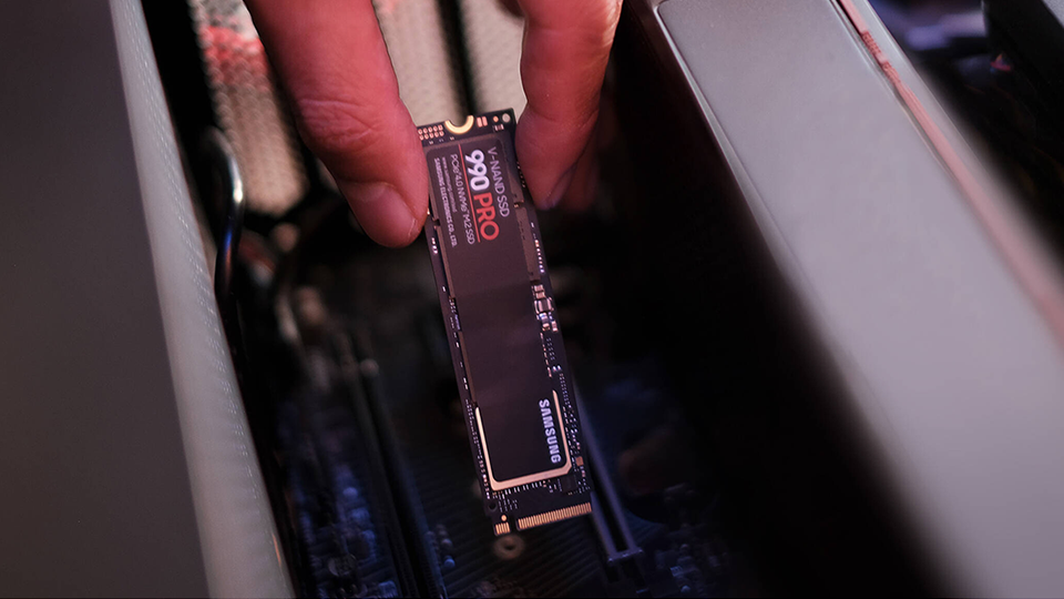 Samsung 2TB 990 PRO PCIe 4.0 x4 M.2 Internal SSD