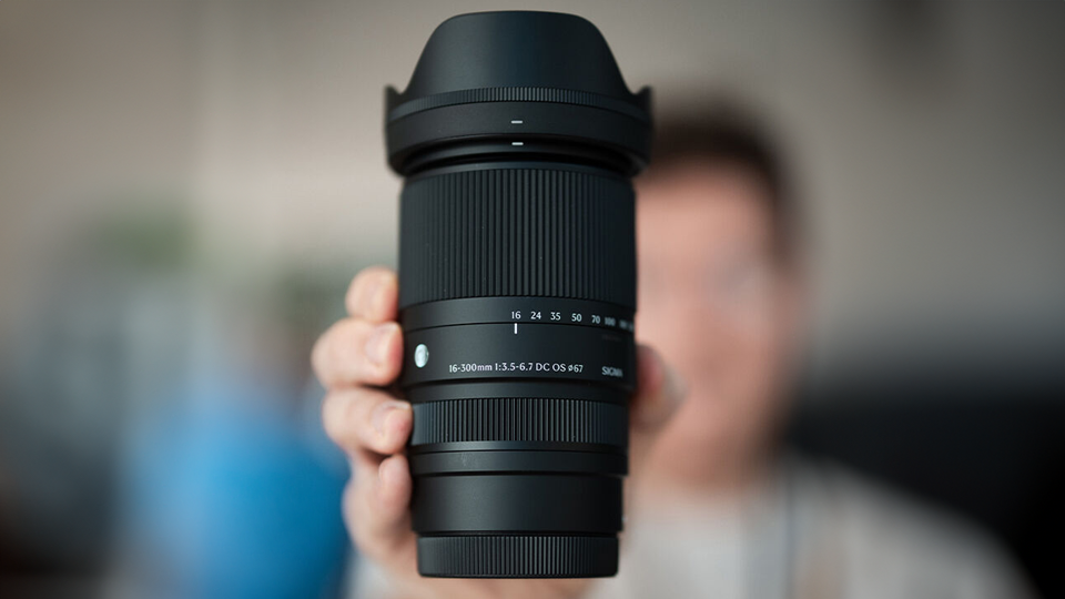 Sigma 16-300mm f/3.5-6.7 DC OS Contemporary Lens Sigma 16-300mm f/3.5-6.7 DC OS Contemporary Lens