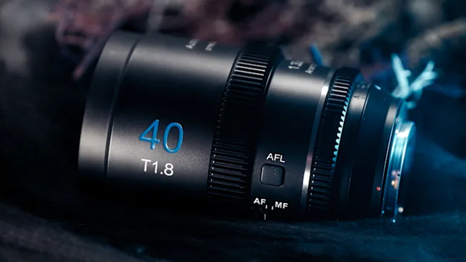 Sirui 40mm T1.8 1.33x S35 AF Anamorphic Lens
