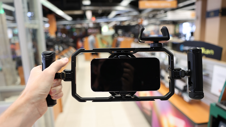 SmallRig All-in-One Thermal Live Streaming & Filming Handheld Phone Cage Kit SmallRig All-in-One Thermal Live Streaming & Filming Handheld Phone Cage Kit