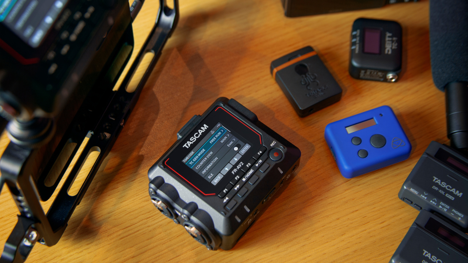 TASCAM FR-AV2 TASCAM FR-AV2