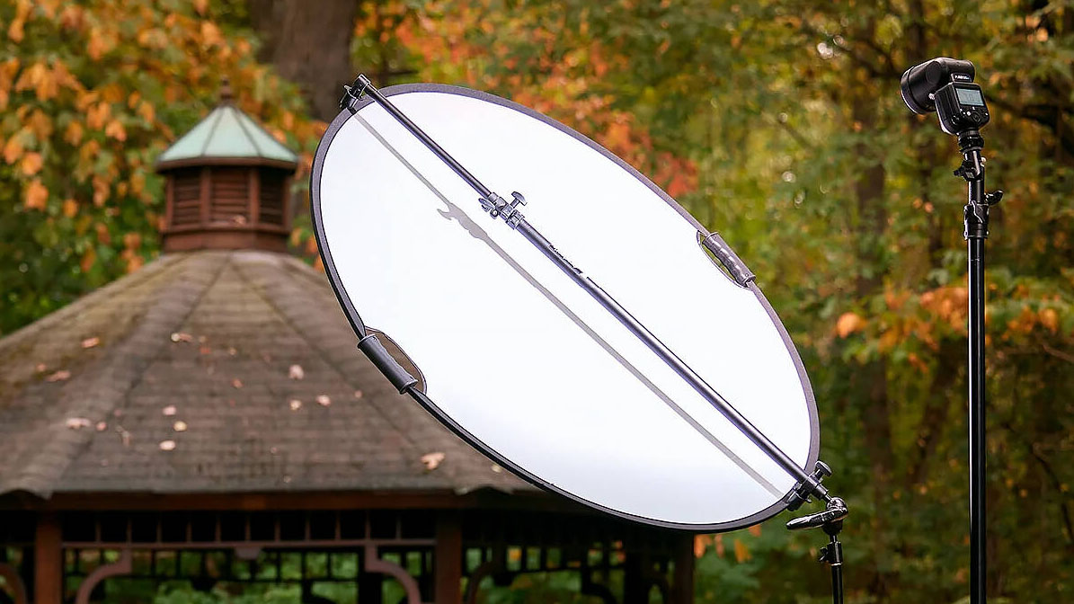 Westcott Illuminator QuickGrip 5-in-1 Reflector Westcott Illuminator QuickGrip 5-in-1 Reflector