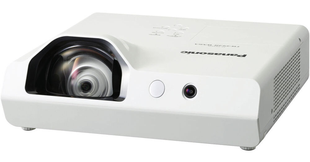 Panasonic　短焦点プロジェクター　PT-TW343R Panasonic PT-TW343R Series Short Throw LCD Projector PT-TW343RU