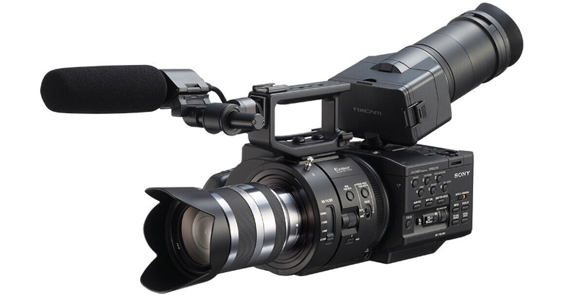 SONY NEX-FS700 レンズ・バッテリー付き Sony NEX-FS700 Camcorder with 18 to 200mm Lens NEXFS700UK.B B&H