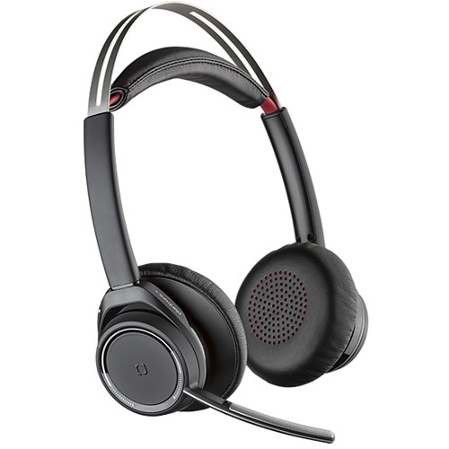 stereo vs plantronics voyager focus uc 