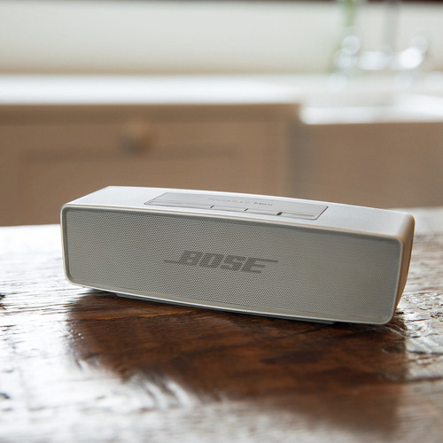 vs Bose SoundLink Bluetooth Speaker III 