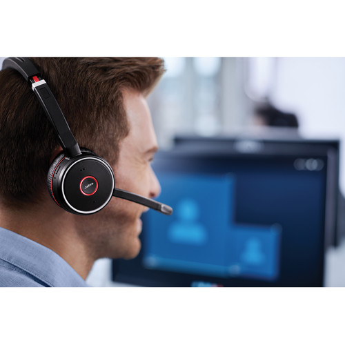 Compare Jabra Evolve 75 vs Plantronics 